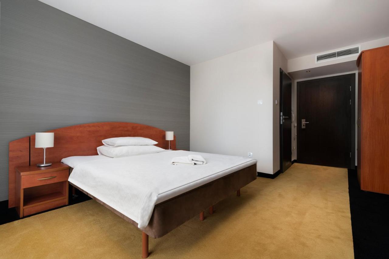 Hotel & Spa Polesie Białka エクステリア 写真
