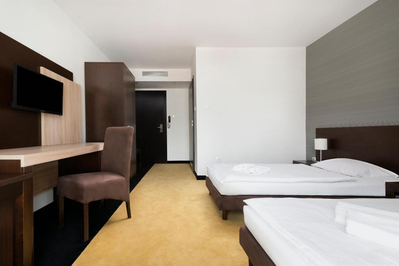 Hotel & Spa Polesie Białka エクステリア 写真